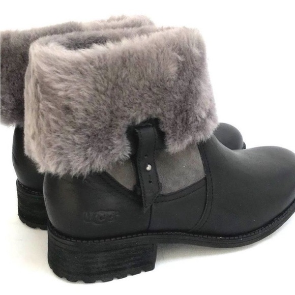 New in Box UGG Chyler Boots, Size 7 - Picture 7 of 15